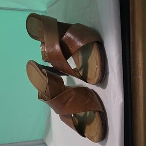 Enzo Angiolini tan slip on sandals